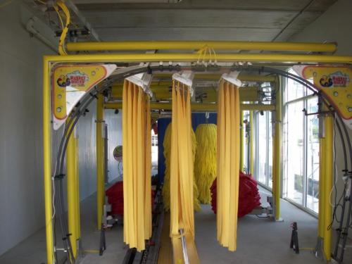 Tunnel car wash equipment