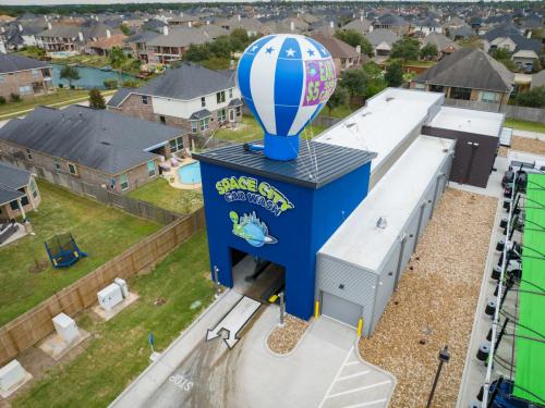 Space-City-Car-Wash-14