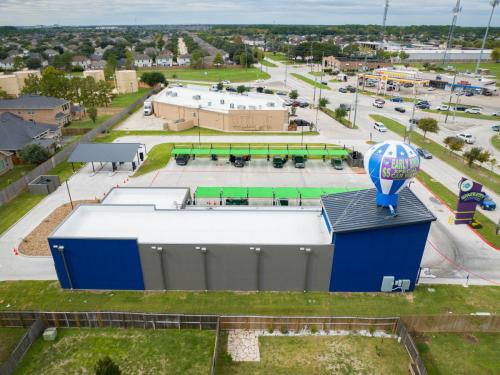 Space-City-Car-Wash-22