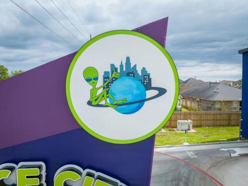 Space-City-Car-Wash-28