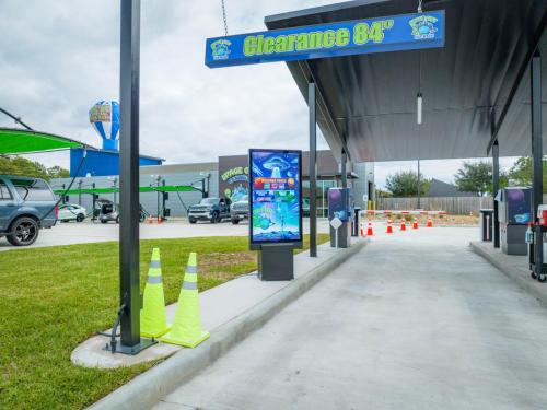 Space-City-Car-Wash-34