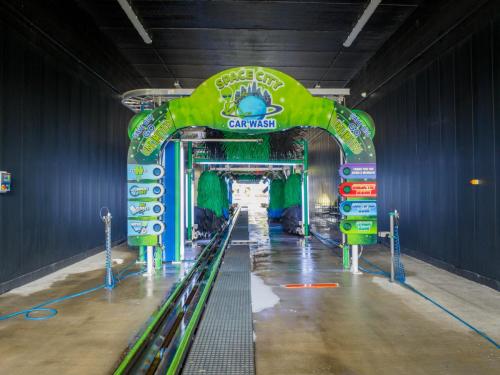Space-City-Car-Wash-37