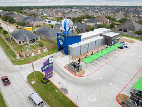 Space-City-Car-Wash-39