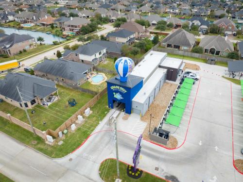 Space-City-Car-Wash-40